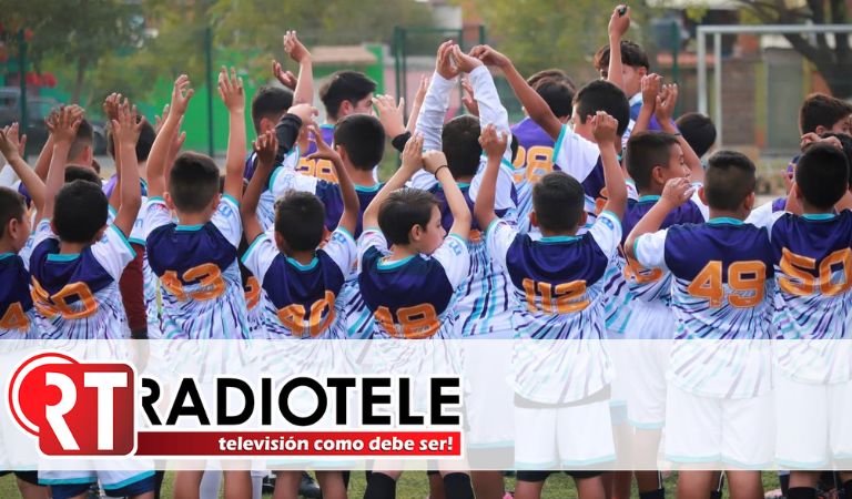 Gobierno de Morelia entrega uniformes a niñas y niños de ‘Estrellas del Mañana’