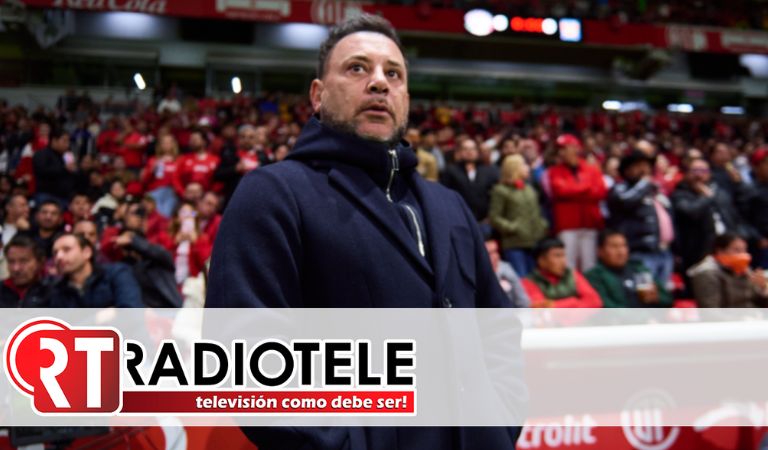 Antonio ‘Turco’ Mohamed, técnico de Toluca, lanza pedrada al América