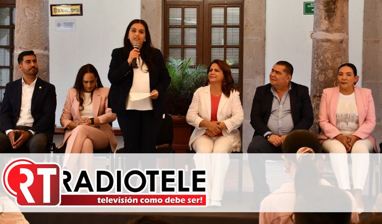 Con develación de placa en Ludoteca del Congreso, se reconoce legado de Rosaura Zapata: Tere Herrera