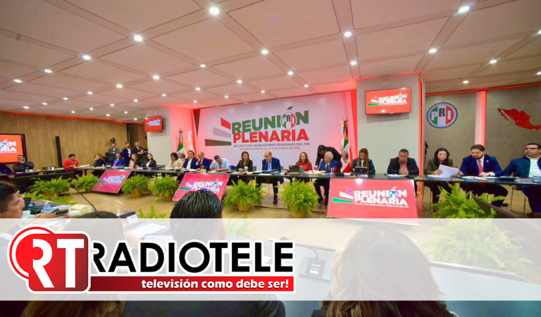 Senadores y diputados del PRI trabajamos por México, con firmeza defendemos la democracia y la República