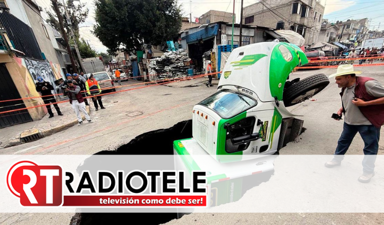 Socavón en Iztapalapa aumenta de tamaño; evacuan a 27 personas