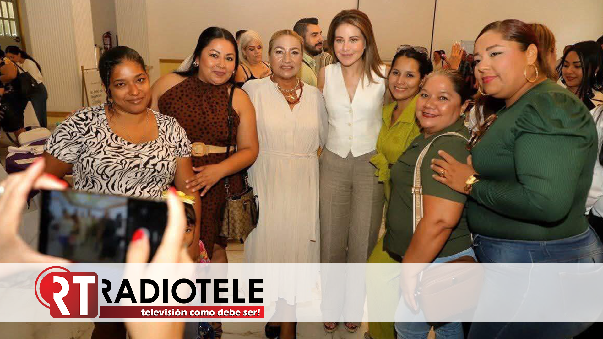 Comparte Paola Delgadillo proyectos exitosos del DIF Morelia a mujeres de Lázaro Cárdenas